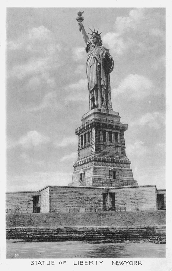 Abbildung zu: Statue of Liberty, New York City, Postkarte der 1940er Jahre.