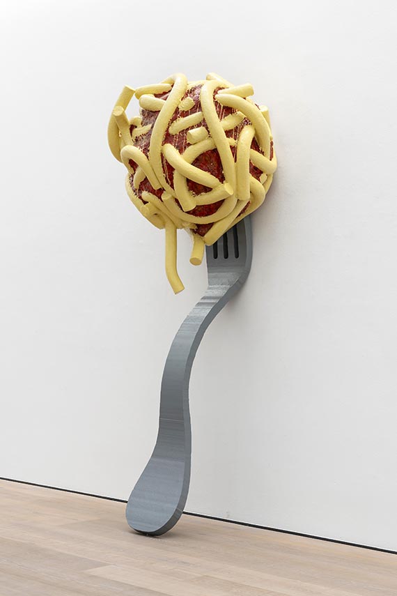 Claes Oldenburg - Leaning Fork with Meatball & Spaghetti III - Weitere Abbildung