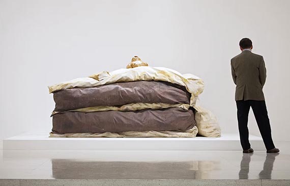 Abbildung zu: Claes Oldenburg, Floor Cake, 1962, Museum of Modern Art, New York. © Claes Oldenburg