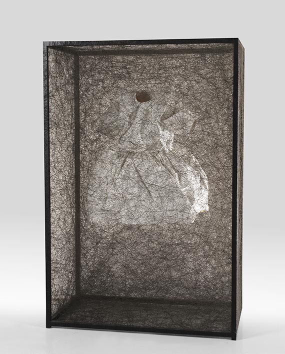 Chiharu Shiota - State of Being (Dress) - Weitere Abbildung